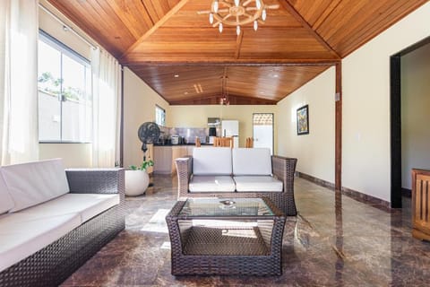 Casa em Búzios, próximo a praia de Geribá e Tucuns House in Armacao dos Buzios