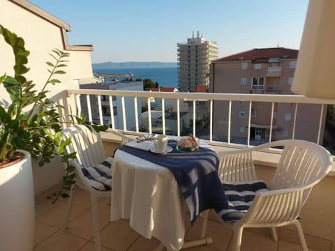 Day, View (from property/room), Balcony/Terrace, Seating area, Sea view