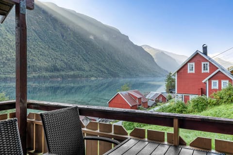 Balcony/Terrace, Mountain view