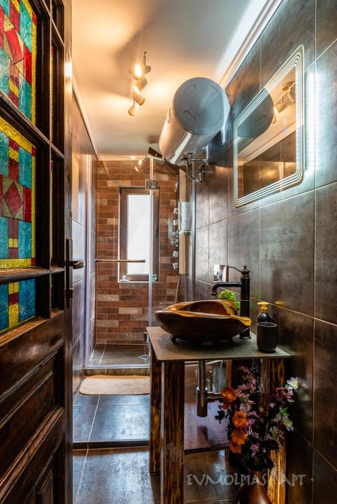 Shower, Toilet, Bathroom, internet
