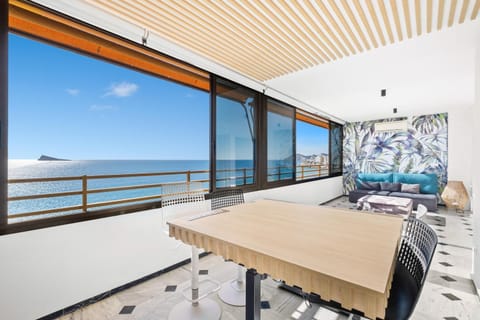 Day, Natural landscape, View (from property/room), Balcony/Terrace, Living room, Seating area, Dining area, Sea view