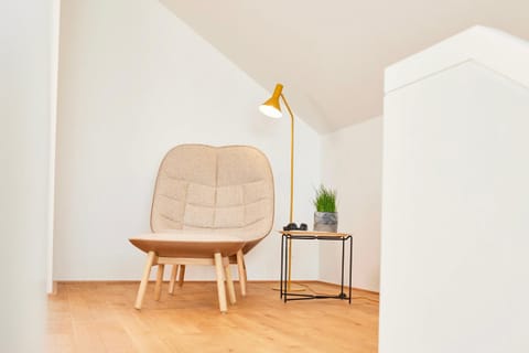 Decorative detail, Seating area