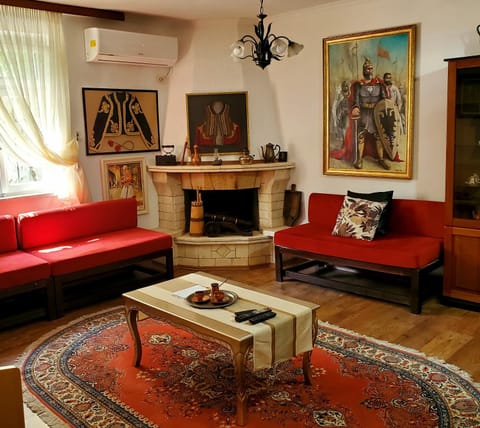 Living room, Seating area