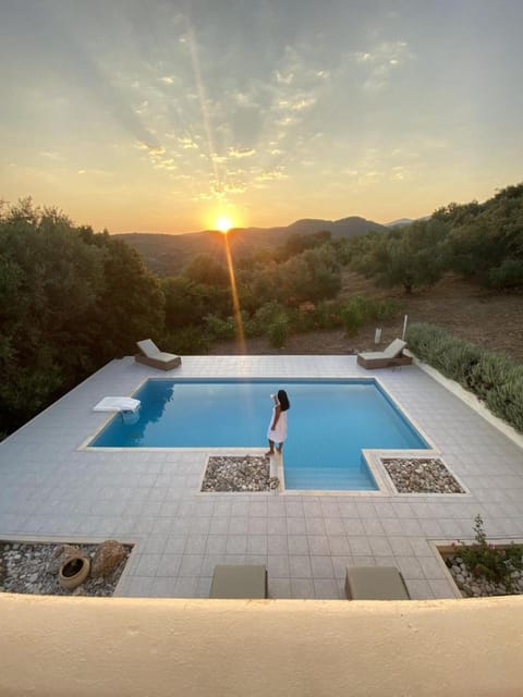 Swimming pool, Sunrise