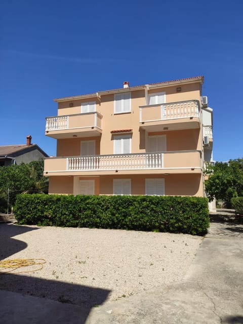 Property building, Day