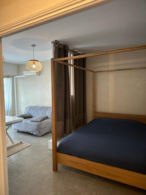 Grand Studio avec Coin Nuit et Parking Apartment in Nice