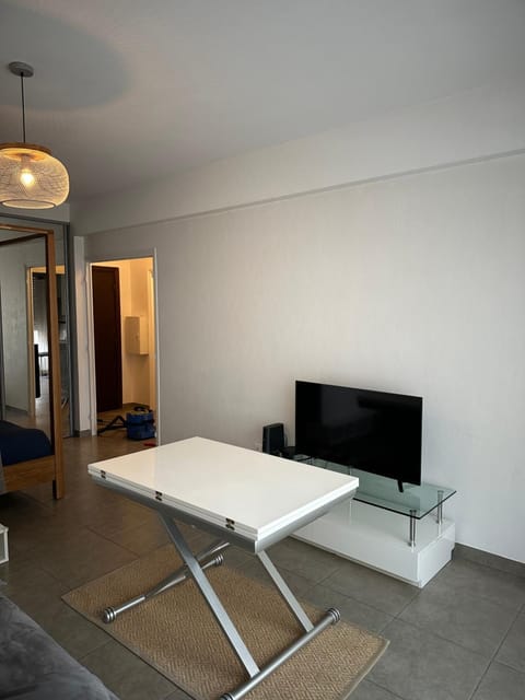 Grand Studio avec Coin Nuit et Parking Apartment in Nice