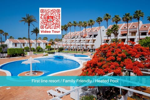 Property building, Day, Swimming pool, sunbed