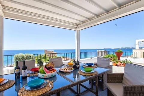 Natural landscape, Balcony/Terrace, Sea view