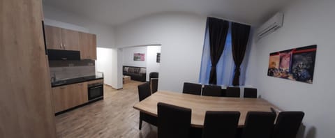 Kitchen or kitchenette, Living room, Decorative detail, Dining area