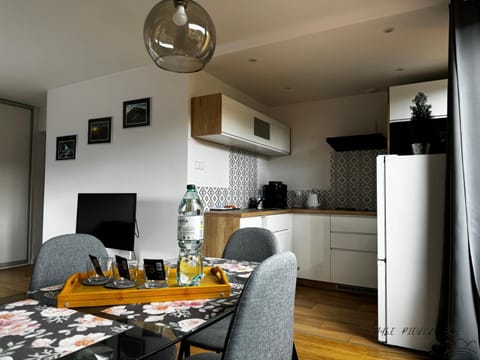 TV and multimedia, Kitchen or kitchenette, Dining area