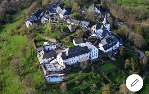 Fewo Eifel Dahlem Nationalpark Sonnenterrasse & Kamin Apartment in Vulkaneifel