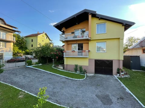 Garden view, Parking