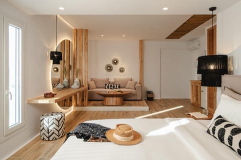 Shower, Toilet, Nearby landmark, Staff, Spring, Bed, Day, Night, People, Summer, TV and multimedia, Coffee/tea facilities, View (from property/room), Balcony/Terrace, Living room, Other, Decorative detail, Seating area, Bedroom, Autumn, Text overlay, Guests, Landmark view, Sea view, Sea view, Area and facilities, Seasons, Time of day, Sunrise, Sunset, children, young children, older children, group of guests, Family, flat iron, furniture, hair dryier, internet, locker, safe, soundproof, storage, towels, VIP, wardrobe, wedding, air conditioner