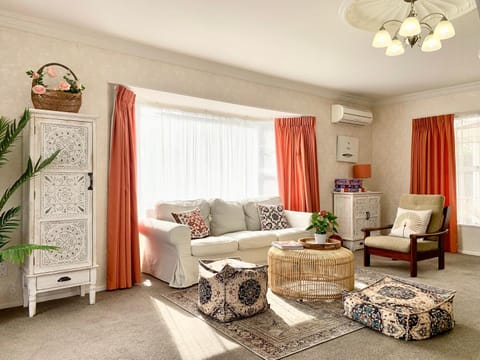 Living room, air conditioner