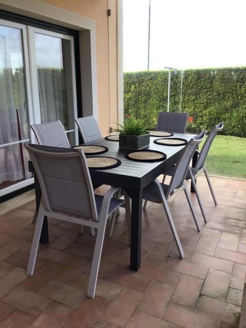 Patio, Off site