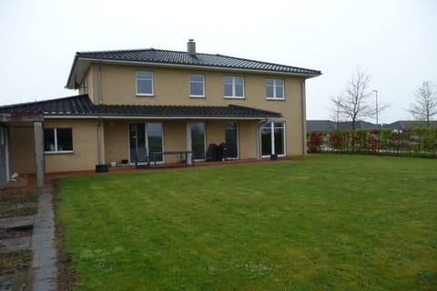 Værelse i Augustenborg i stor villa Vacation rental in Augustenborg