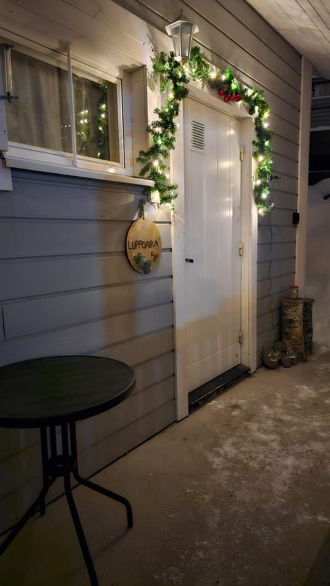 Tule lomalle luppoaikaan House in Rovaniemi