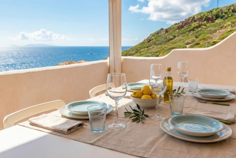 View (from property/room), Balcony/Terrace, Food and drinks, Food, Mountain view, Sea view