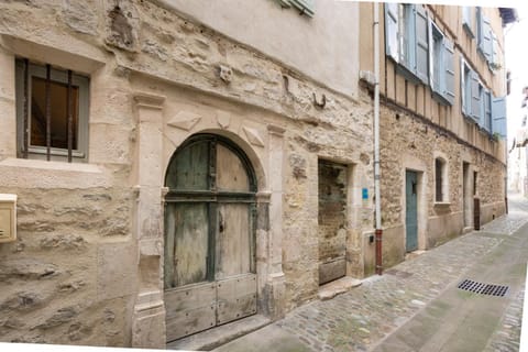 Property building, Facade/entrance