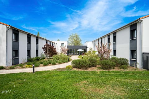 Property building, Spring, Day, Natural landscape, Garden, Garden view