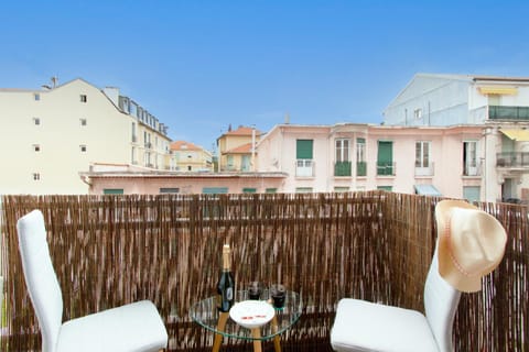 Property building, Balcony/Terrace