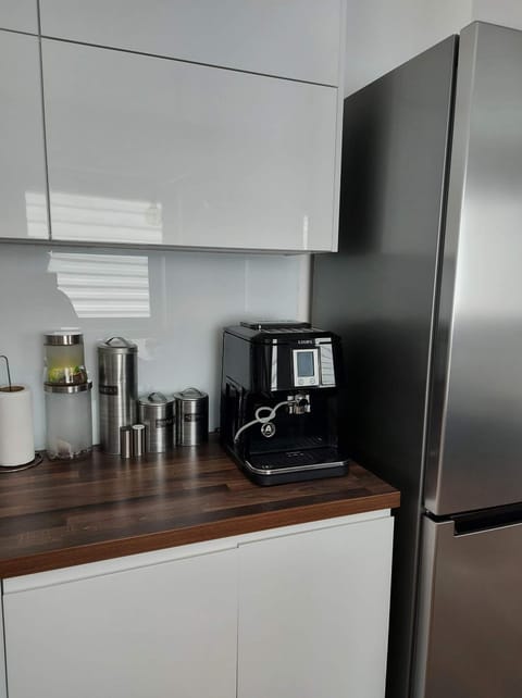 Coffee/tea facilities, Kitchen or kitchenette, Communal kitchen