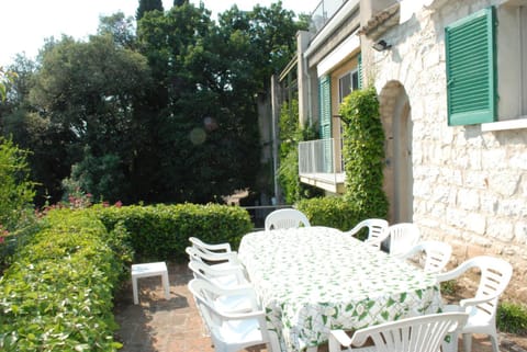 Villa La Limonaia Garda, extraordinary silent position, great lake view House in Lake Garda