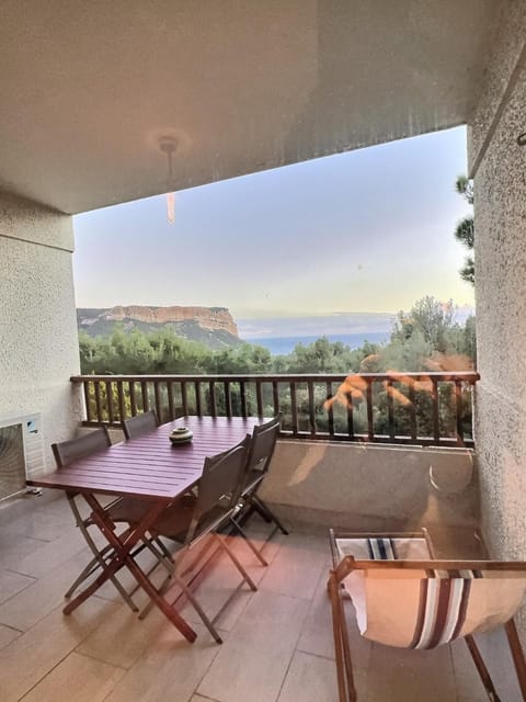 Day, Natural landscape, View (from property/room), Balcony/Terrace, Dining area