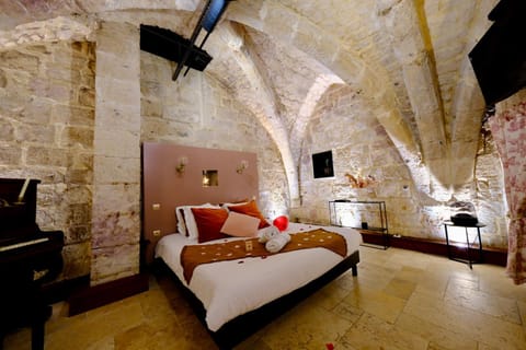 TV and multimedia, Photo of the whole room, Bedroom