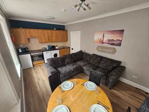 Kitchen or kitchenette, Seating area, Dining area