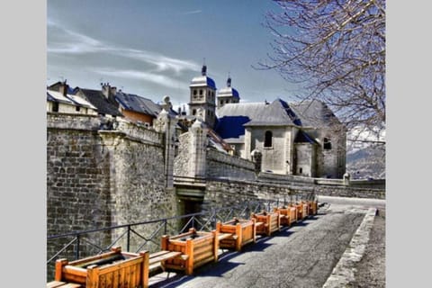 Studio idéal 2 personnes et/ou avec 2 enfants Apartment in Briançon