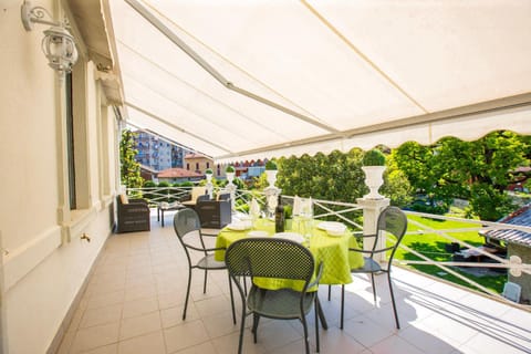 Balcony/Terrace, Garden view