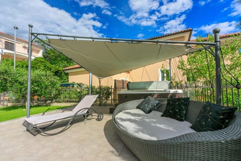 Hot Tub, Balcony/Terrace