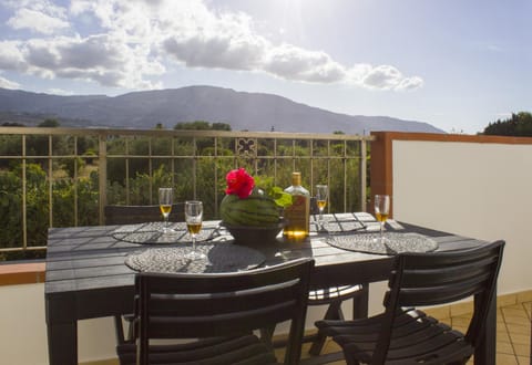 Balcony/Terrace, City view, Mountain view, Inner courtyard view