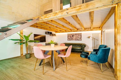 TV and multimedia, View (from property/room), Living room, Seating area, Dining area