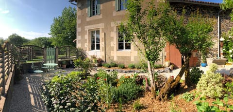 Property building, Garden, Breakfast