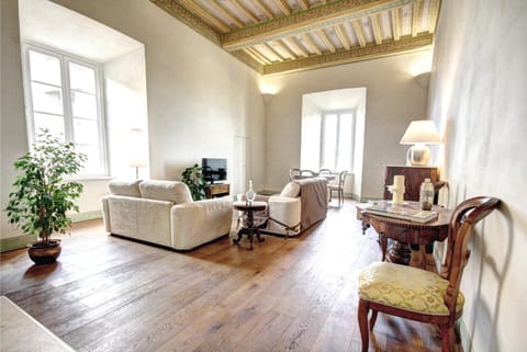 TV and multimedia, Living room, Lounge or bar
