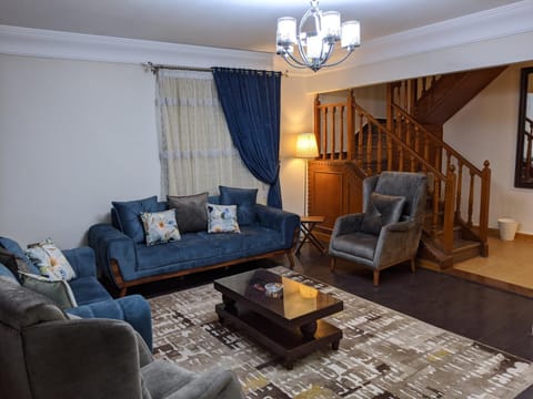 Living room, Seating area