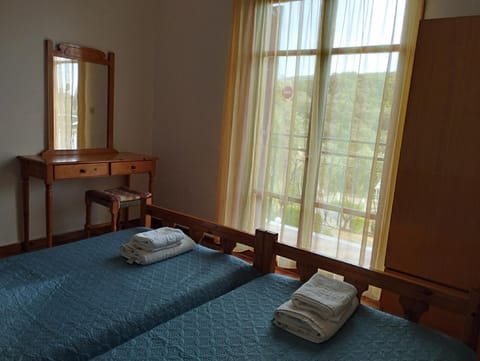 Bed, Balcony/Terrace, Bedroom