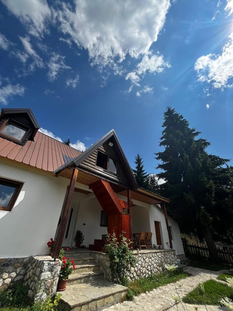 Bujtina Albjoni Bed and Breakfast in Montenegro