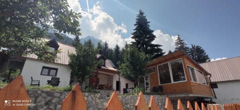 Bujtina Albjoni Bed and Breakfast in Montenegro