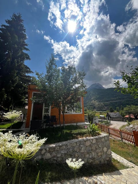 Bujtina Albjoni Bed and Breakfast in Montenegro