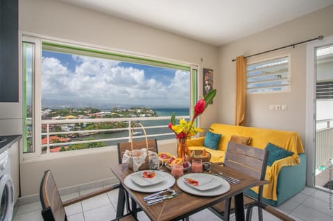 Patio, Natural landscape, View (from property/room), Balcony/Terrace, Living room, Seating area, Sea view