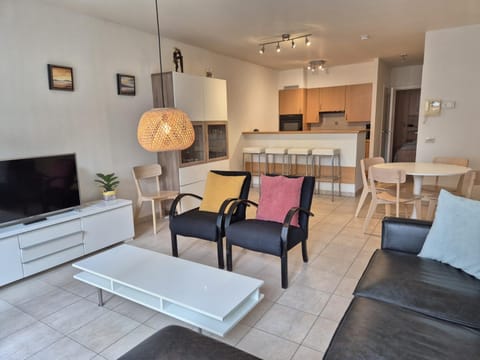 TV and multimedia, Living room, Dining area