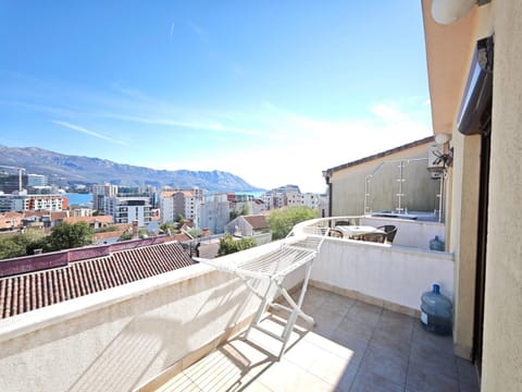 Day, Natural landscape, View (from property/room), Balcony/Terrace, Dining area, Mountain view