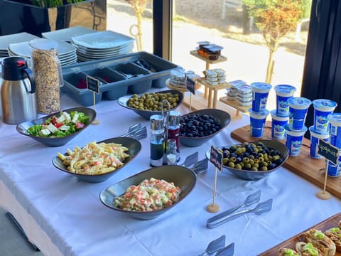 Breakfast, Buffet breakfast