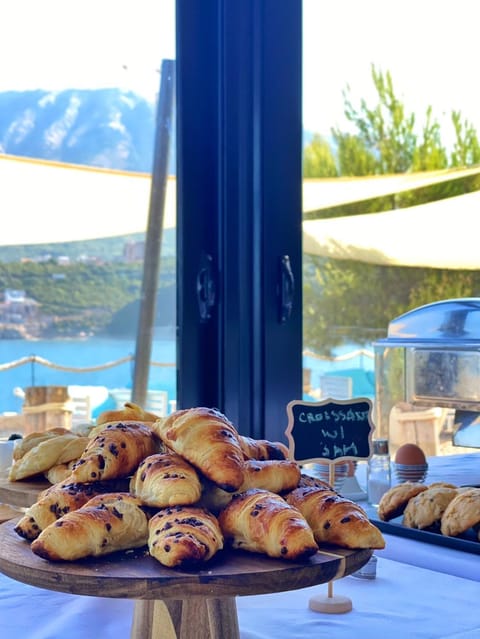 Breakfast, Buffet breakfast