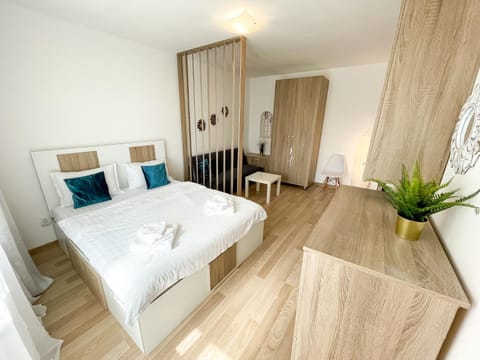 Bed, Living room, Photo of the whole room, Bedroom