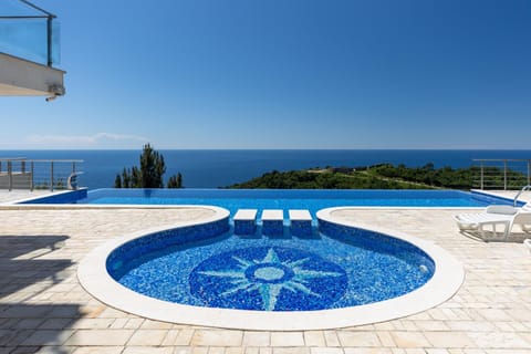 Sea view, Swimming pool, sunbed
